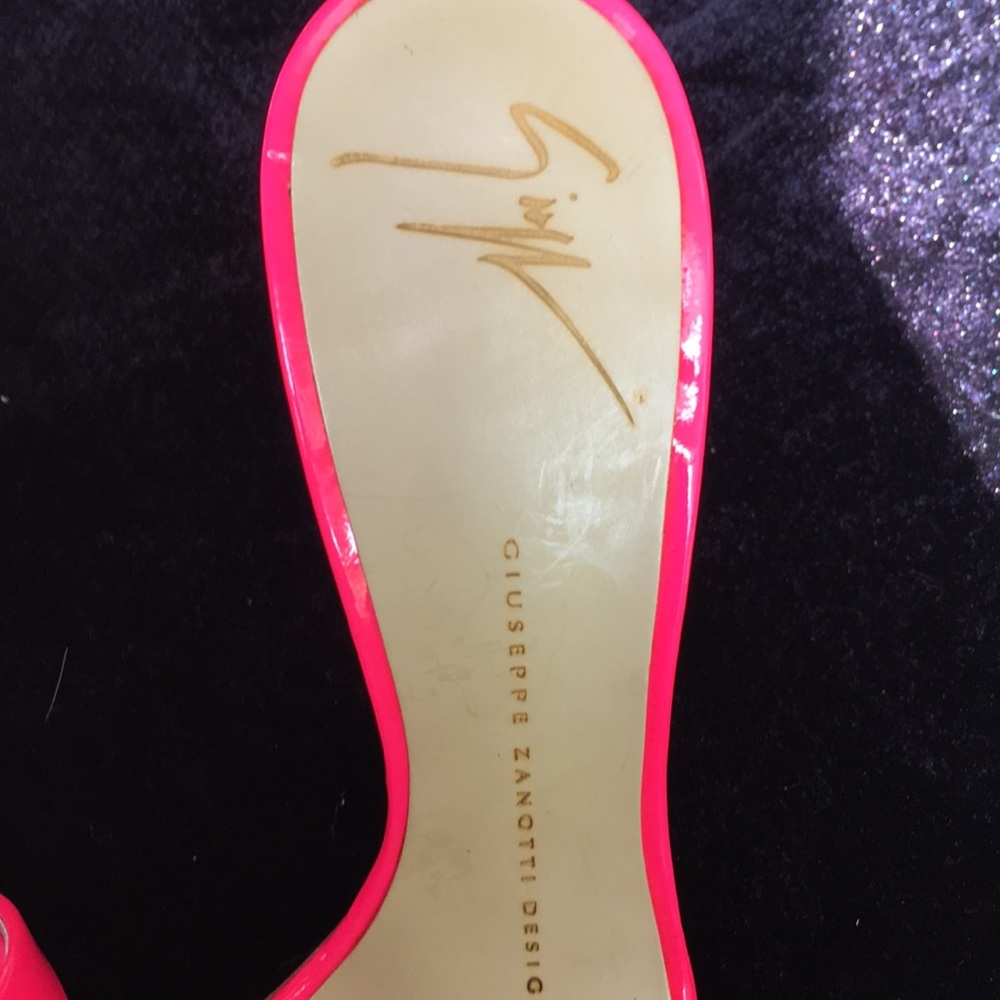 🎉Host Pick🎉NEW Giuseppe Zanotti Pink /Wh. Sandal - Picture 14 of 14